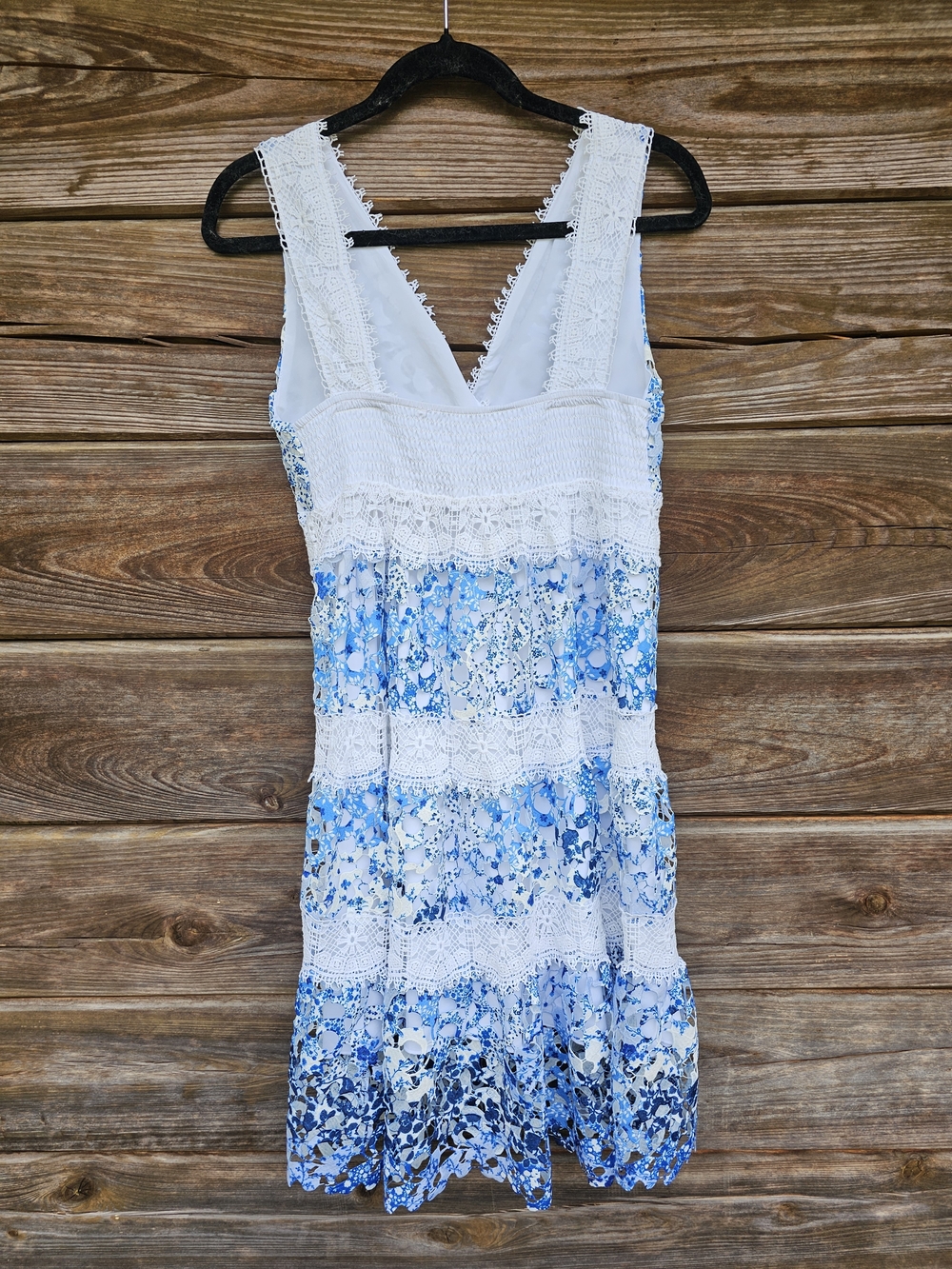 T Tahari Blue & White Lace Floral Dress – Size Medium – Sleeveless V-Neck Mini - Picture 2 of 6